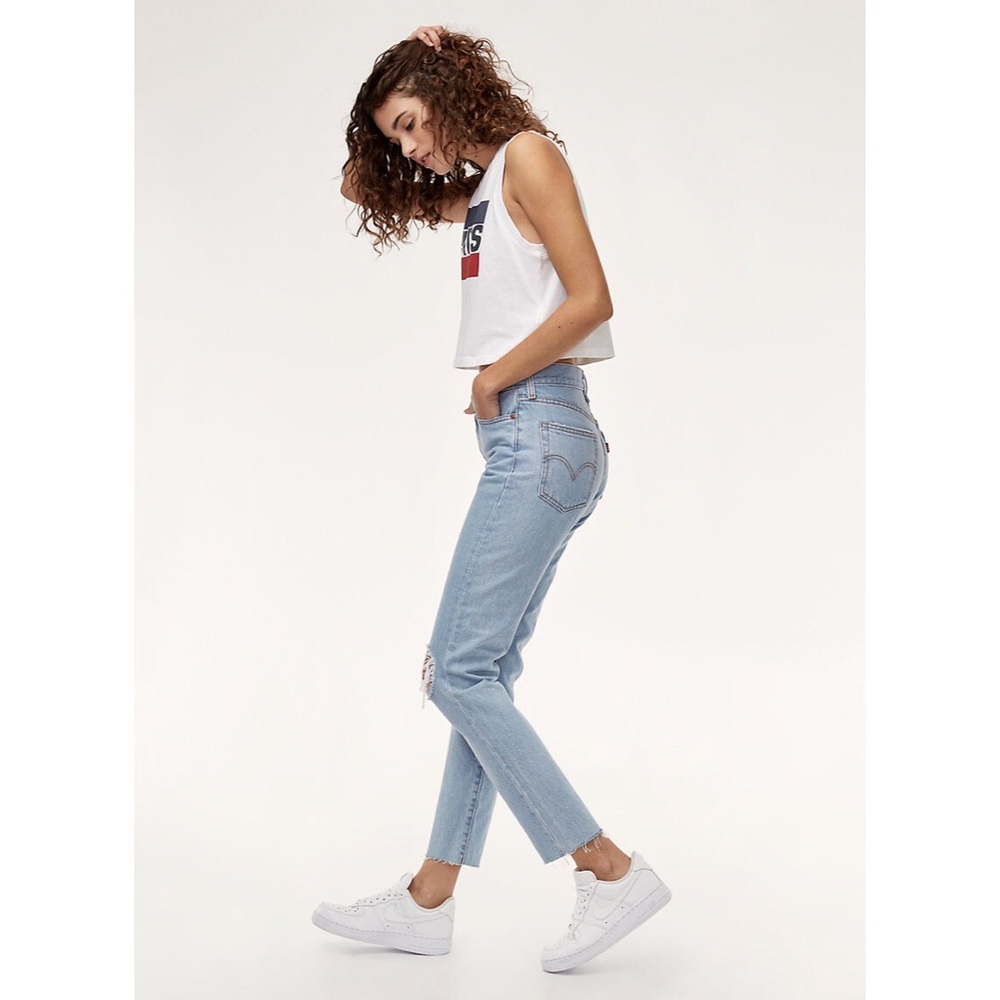 Levi’s Wedgie Fit Straight Leg Jeans - Picture 2 of 6